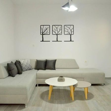Alisahni Apartment Αδάμας Εξωτερικό φωτογραφία