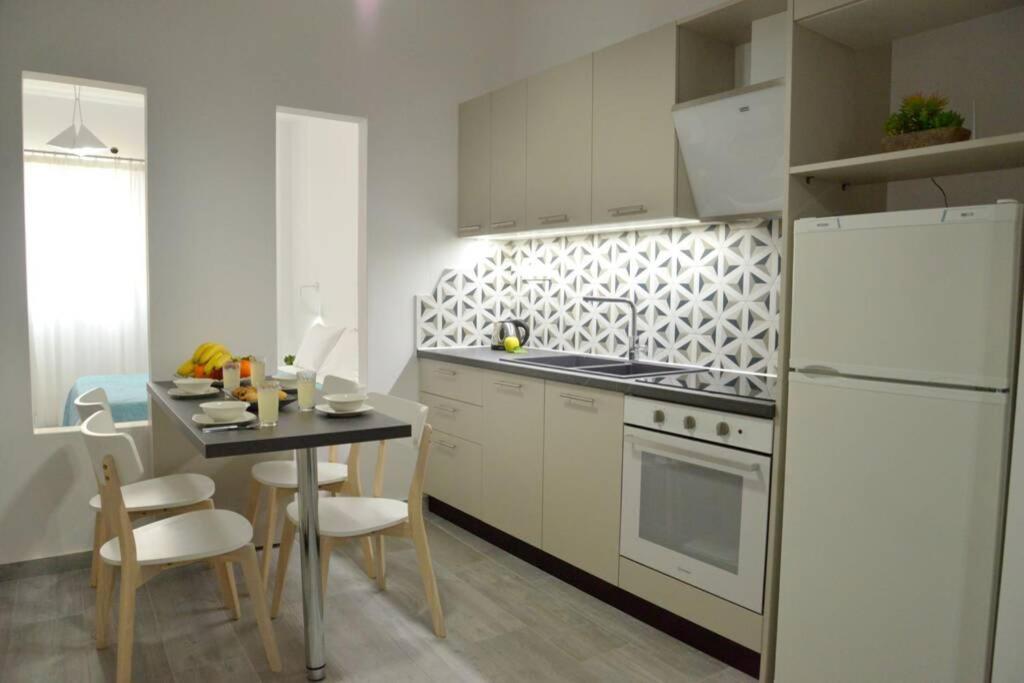 Alisahni Apartment Αδάμας Εξωτερικό φωτογραφία