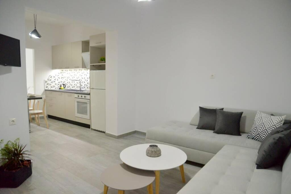 Alisahni Apartment Αδάμας Εξωτερικό φωτογραφία